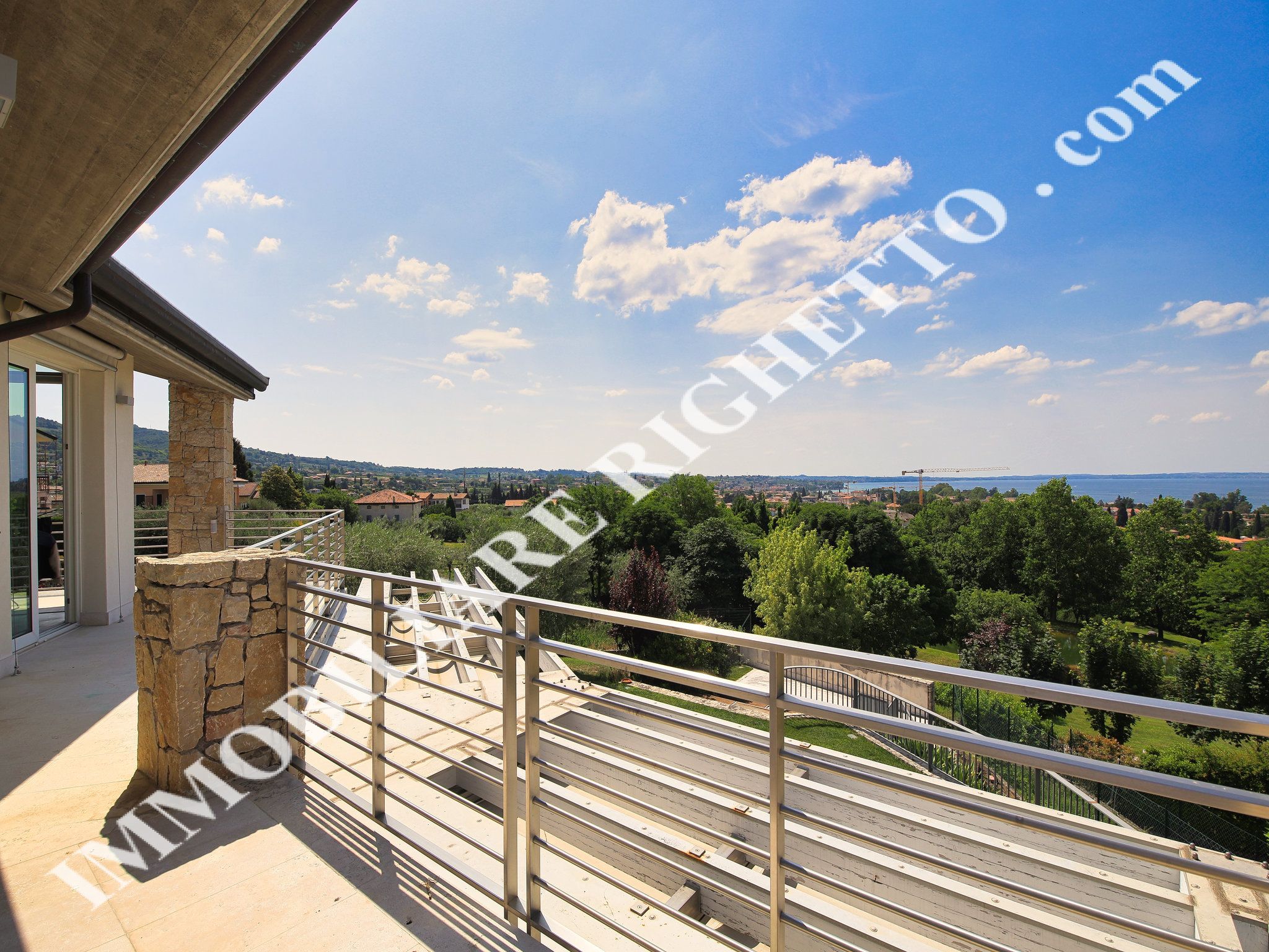 offer property for sale Modern detached villa with SPLENDID LAKE VIEW.