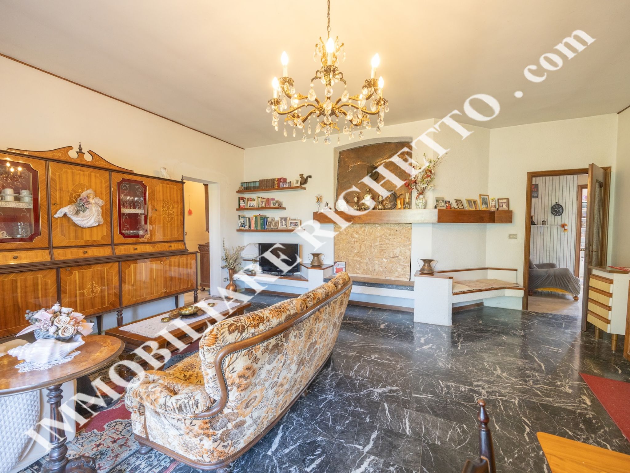 offerta immobile in vendita Spaziosa villa singola immersa nel verde.