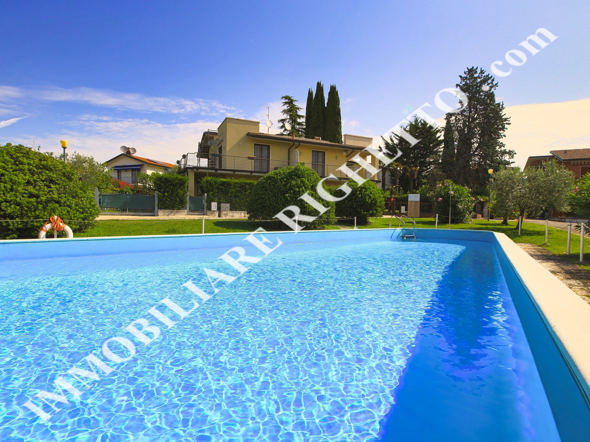 vai alla SCHEDA COMPLETA