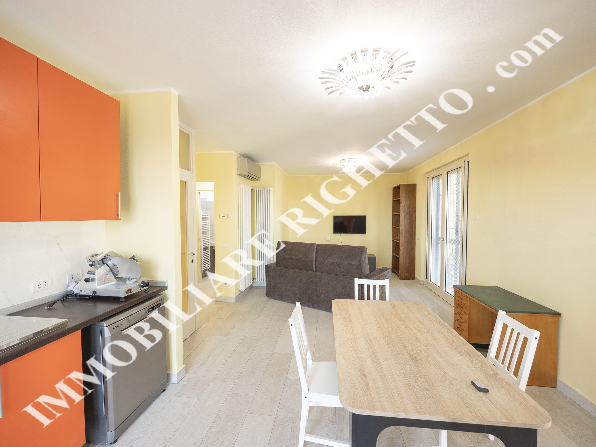 offerta immobile in affitto Recente villa d'angolo a due passi dal centro e dal Lago