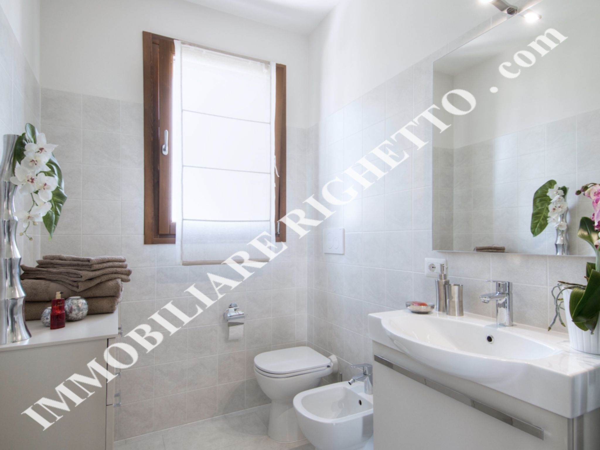 offerta immobile in vendita Ampio appartamento d'angolo con grande terrazzo.