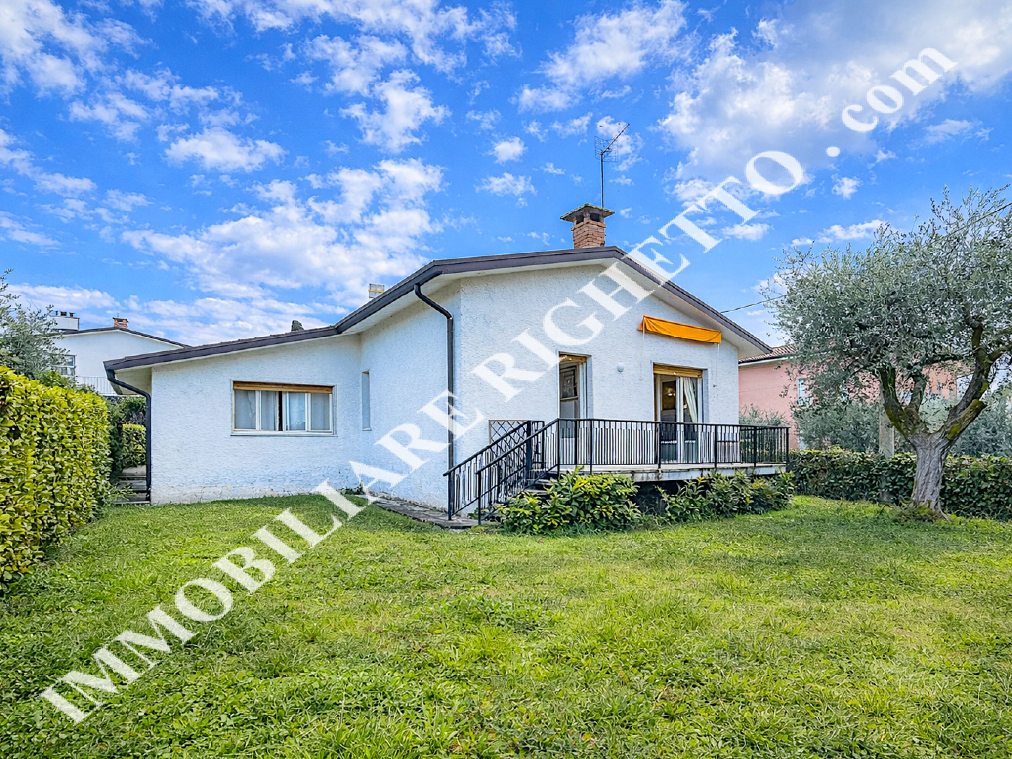 vai alla SCHEDA COMPLETA