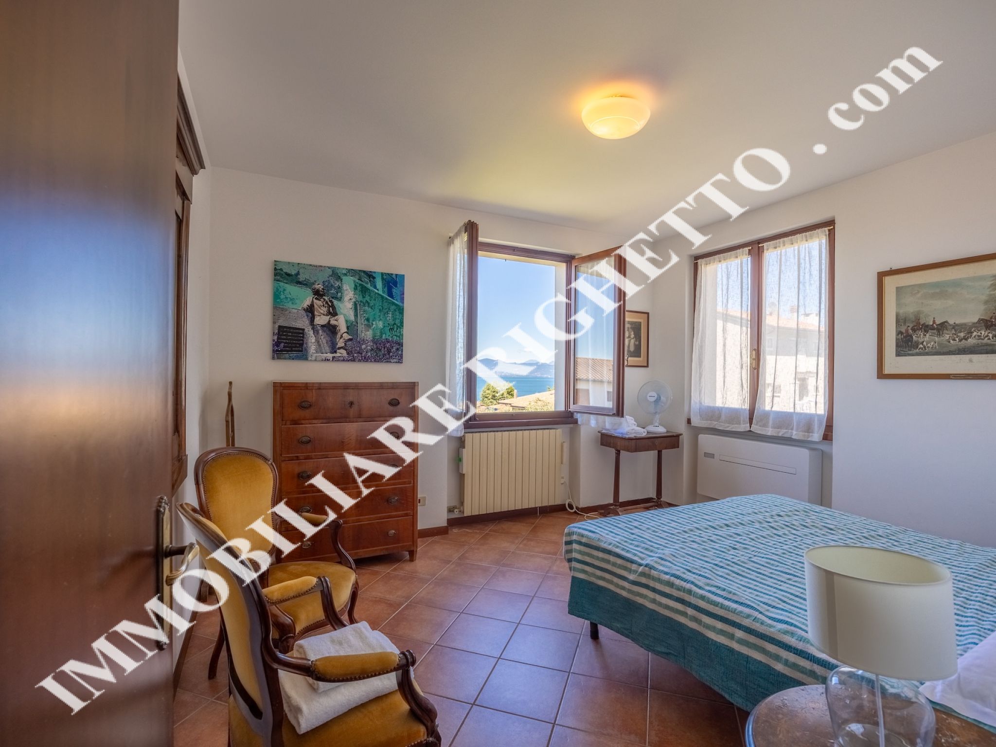 Immobilien zum Verkauf anbieten Geräumige Wohnung mit SEEBLICK