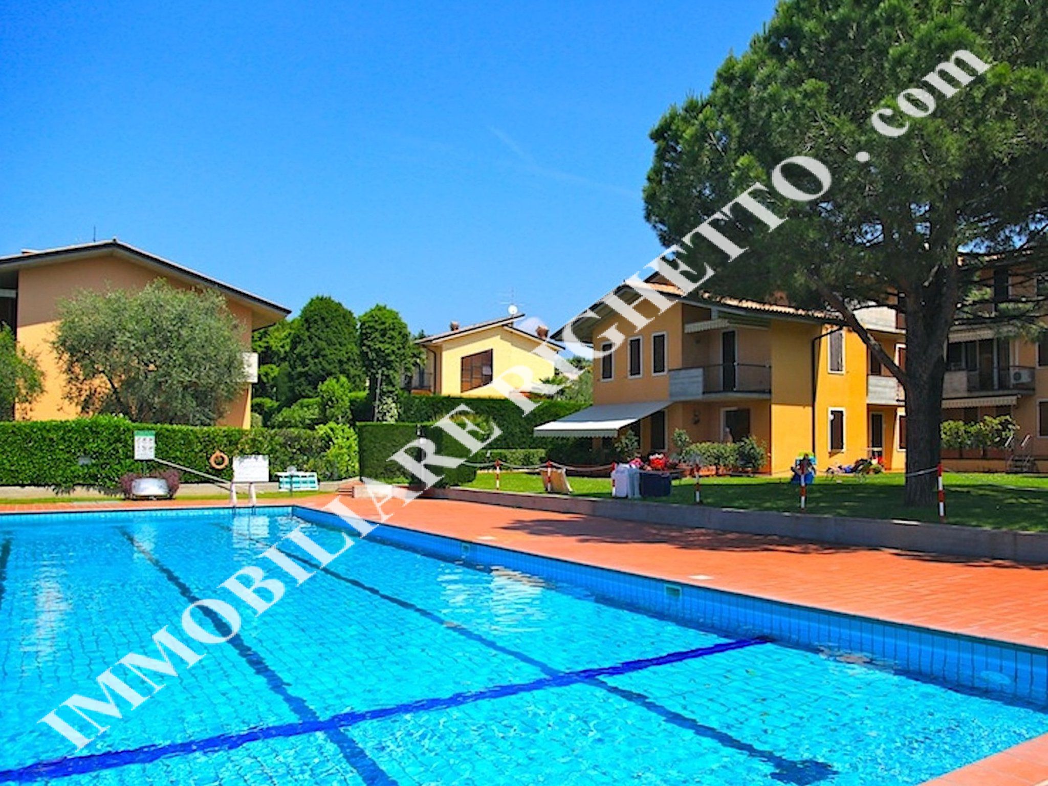offer property for sale Spacious three-room flat within walking distance of the centre.