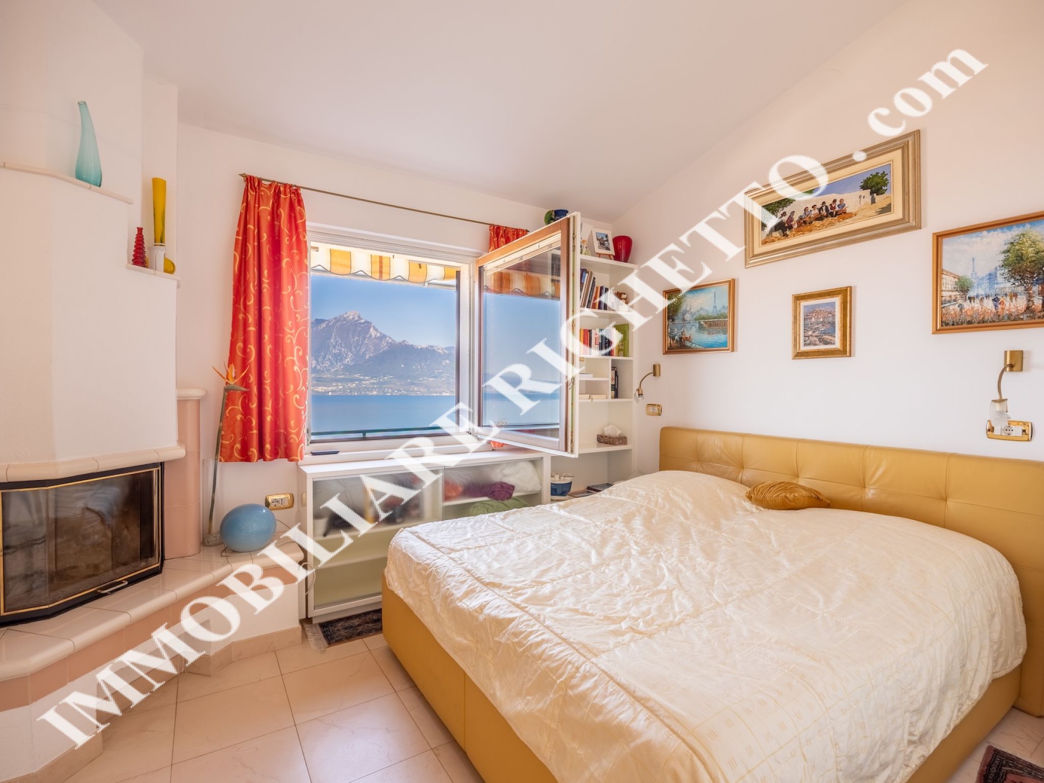 offer property for sale Spacious terraced house with SPECTACULAR LAKE VIEWS