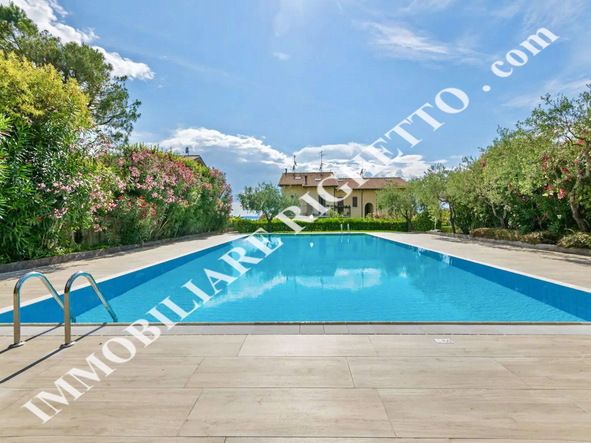 offer real estate for sale Spacious flat in elegant complex with swimming-pool.